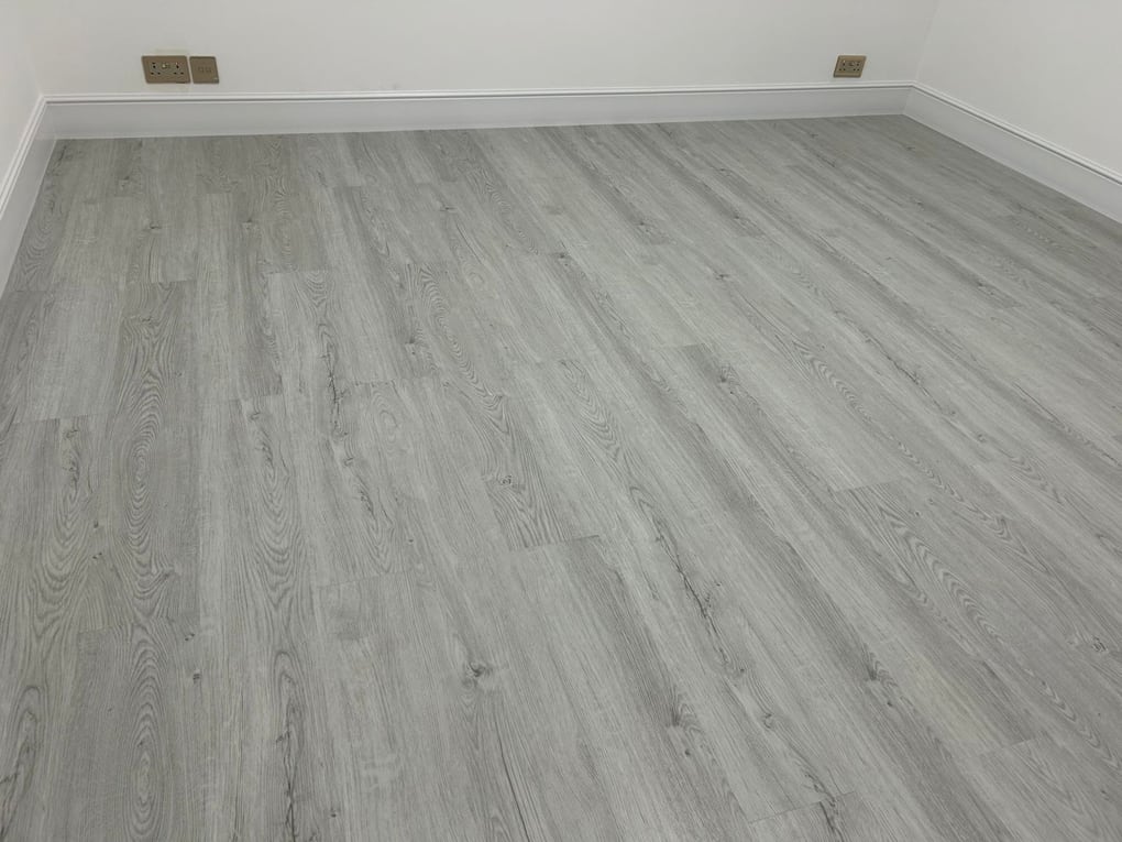 SPC Flooring Trends Transforming Villas in Emirates Hills